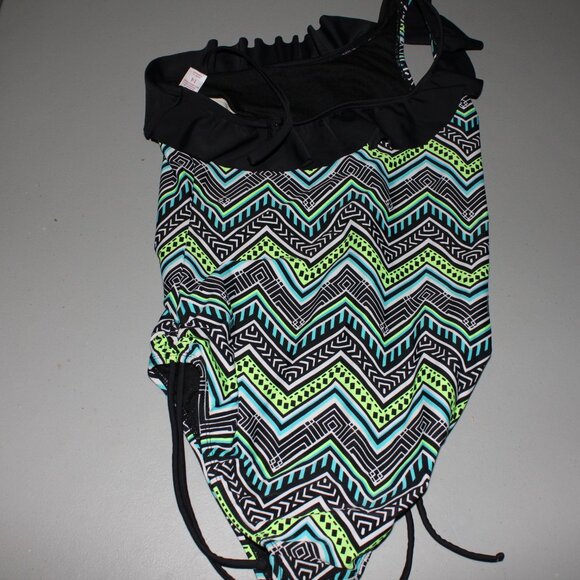 Green & Black 1 Pcs Justice Swimsuit Size 14 - Picture 4 of 8